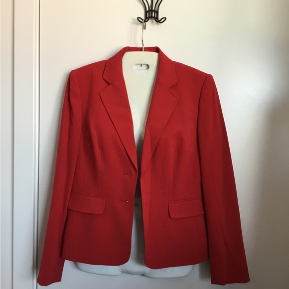 Anne Klein Red Blazer   To Gold Button for closure.Size 8 $ 45 - Picture 6 of 11